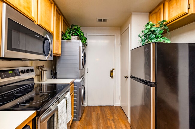 Building Photo - Ardenwood Forest Rental Condos