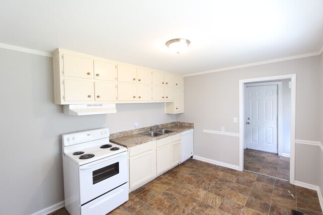 Foto del edificio - New On The Market! 3 Bedroom 1 Bath