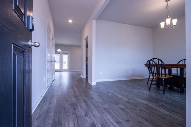 Photo - 325 Park W Blvd House