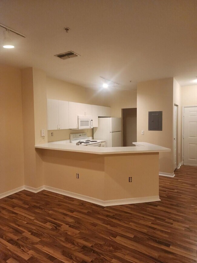 Building Photo - 510 Florida Club Blvd