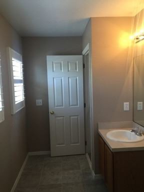 Foto del edificio - 3 br, 2.5 bath House - 14670 WATER LOCUST ...