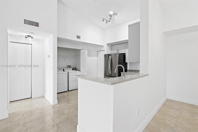 Foto del edificio - 6992 SW 39th St