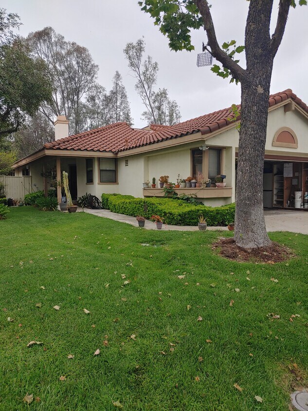 Front View - 1711 Calle de Oro
