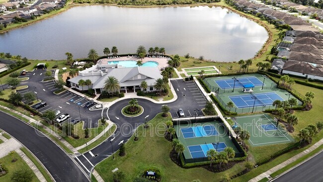 Foto del edificio - 17218 Blue Rdg Pl