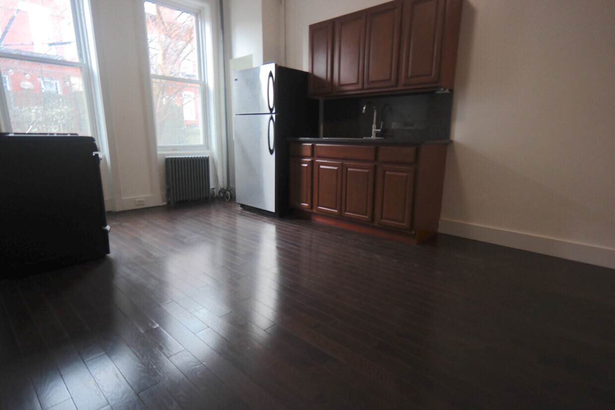 258 Melrose St Unit 1L, Brooklyn, NY 11206 Room for Rent in Brooklyn, NY