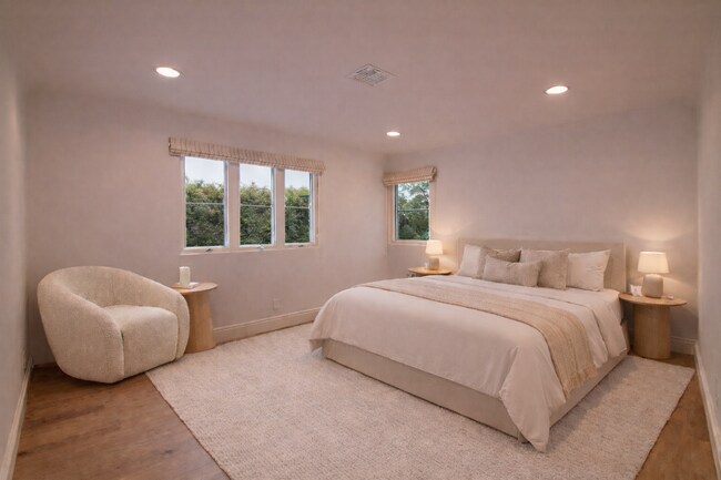 Foto del edificio - 6456 Hayes Dr