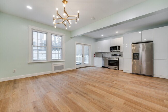 Building Photo - 69 70th St