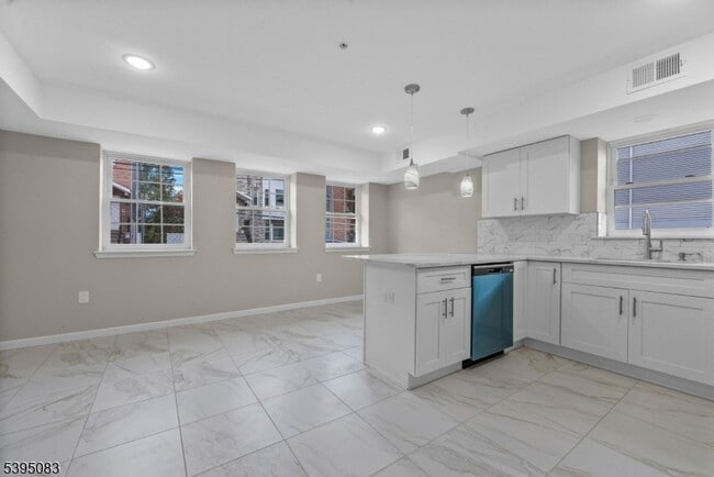 Foto del edificio - 24 Garibaldi Ave