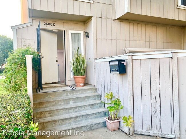 Building Photo - 2680 W Segerstrom Ave