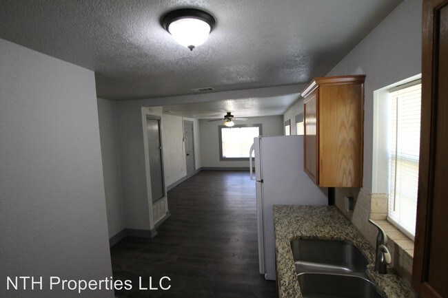 Foto del edificio - 3 br, 1 bath House - 320 N Main St