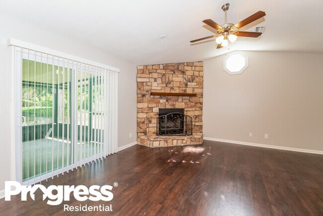 Building Photo - 4737 Cloverhill Cir S