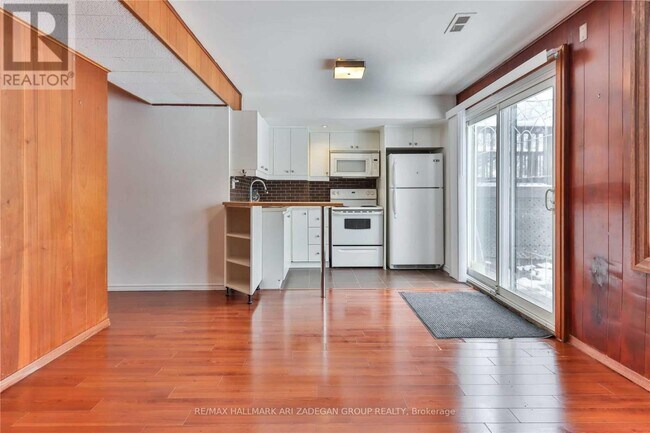 Building Photo - 231 Goulding Ave