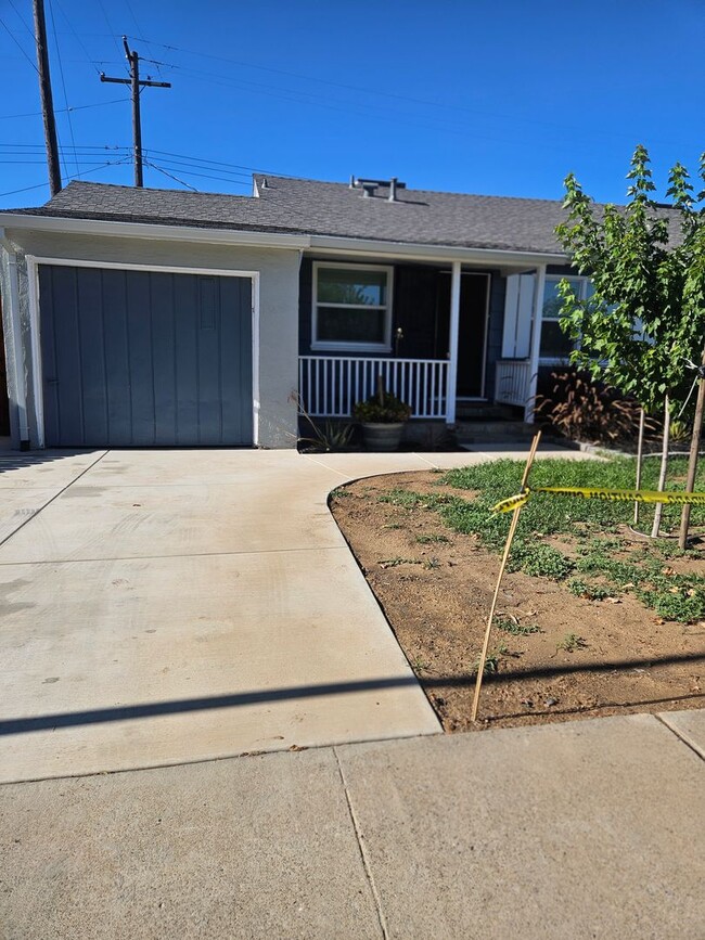 Building Photo - 5319 Gordon Dr