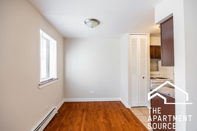 Foto del edificio - 6011 N Winthrop Ave