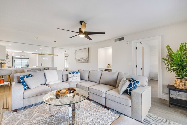 Building Photo - 16440 Kelly Cove Dr