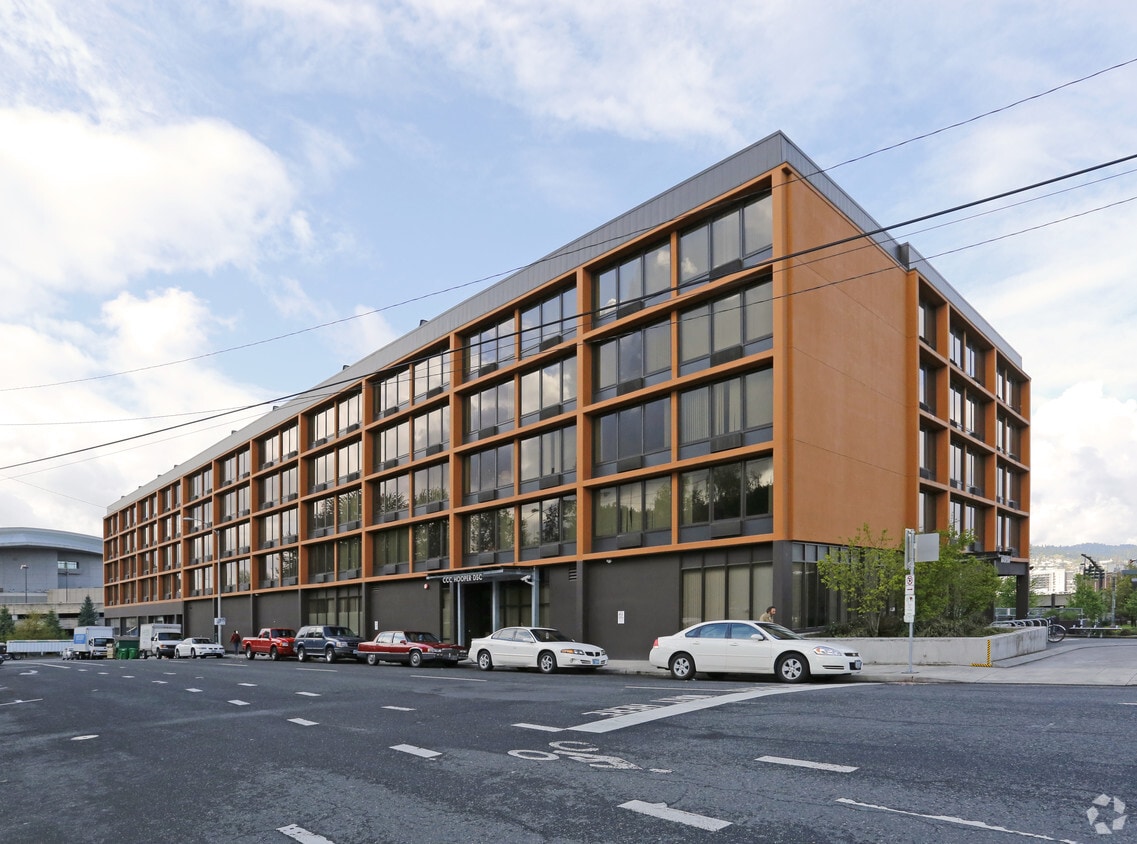 Madrona Studios Apartments in Portland, OR