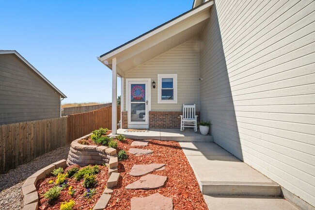 Building Photo - Beautiful Recently Renovated 4 Bed 4 Bath Home In Fountain!!!!