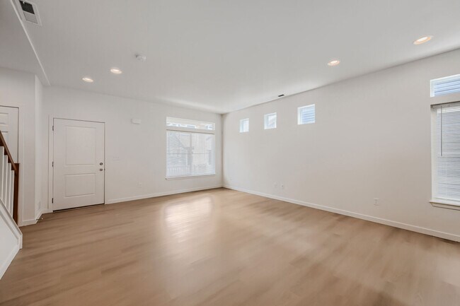 Building Photo - 6463 Crossdrum Point