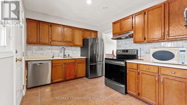 Building Photo - 21 Thornbeck Dr