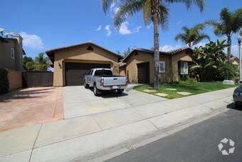 Primary Photo - 2807 Diamond Dr