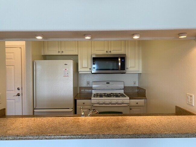 Kitchen w/ bar - 3120 Sepulveda Blvd