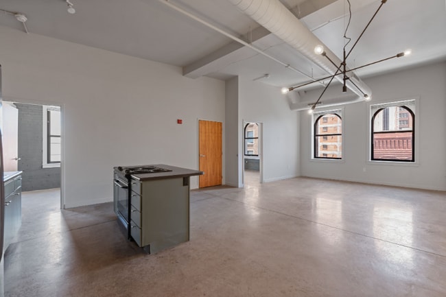 Building Photo - 1006 Olive St
