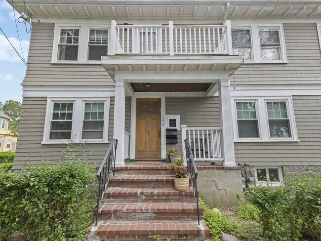 Foto del edificio - 195 Savin Hill Ave