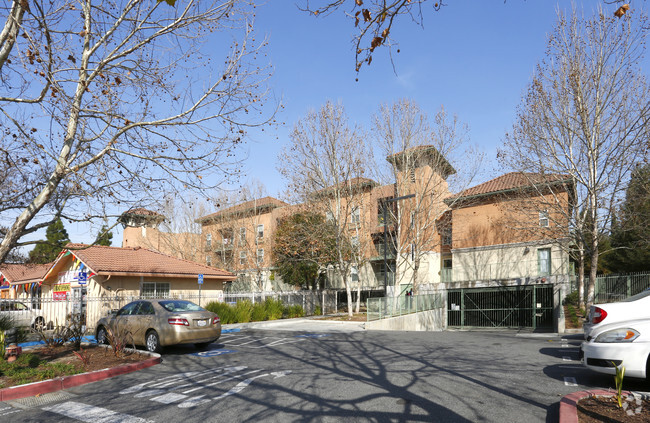 Foto del edificio - Pollard Plaza Apartment