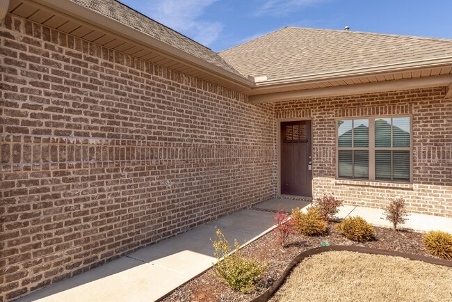 Building Photo - 125 Caspian Ln