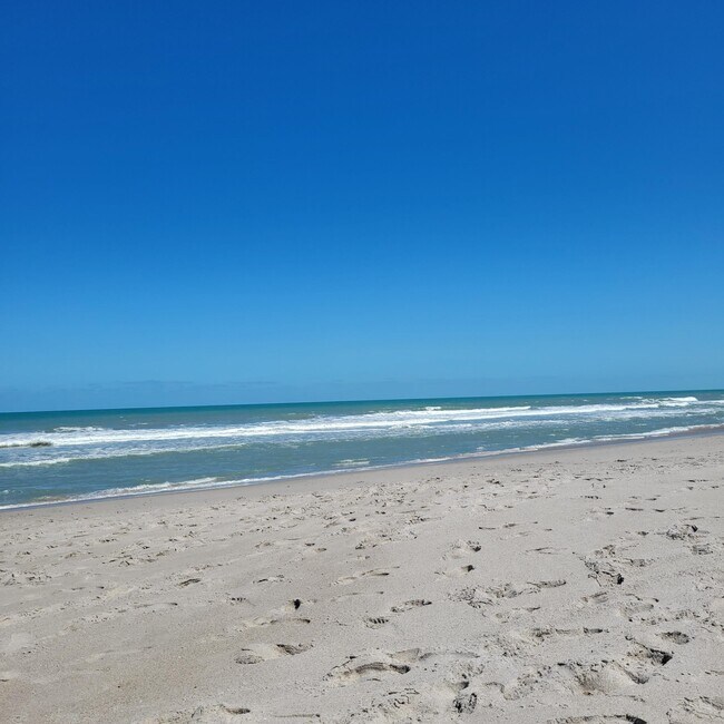 Building Photo - 2005 Atlantic St