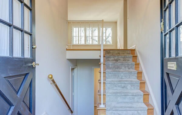 Foto del edificio - 5906 River Rd