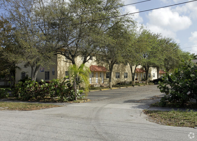 Building Photo - Hampton Green Apartments