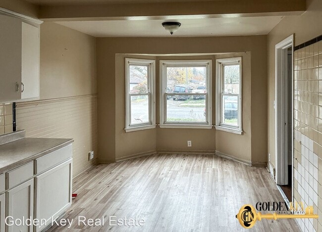 Building Photo - 3 br, 1 bath House - 11559 Kenmoor Street