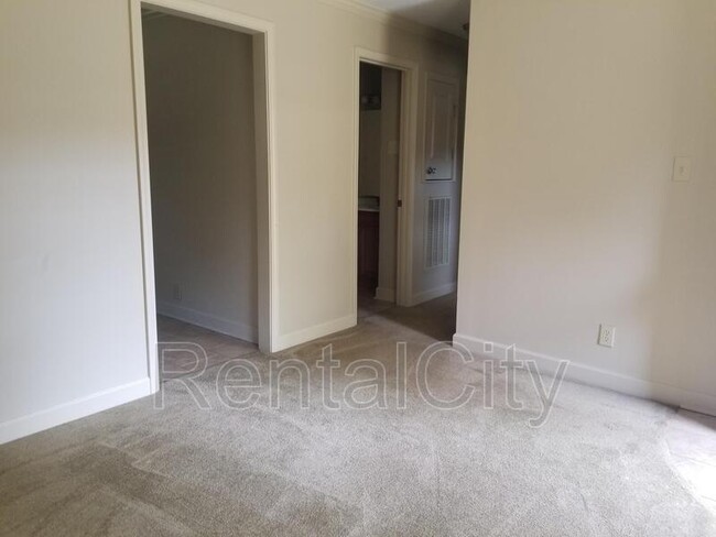 Foto del edificio - 948 Bear Creek Rd