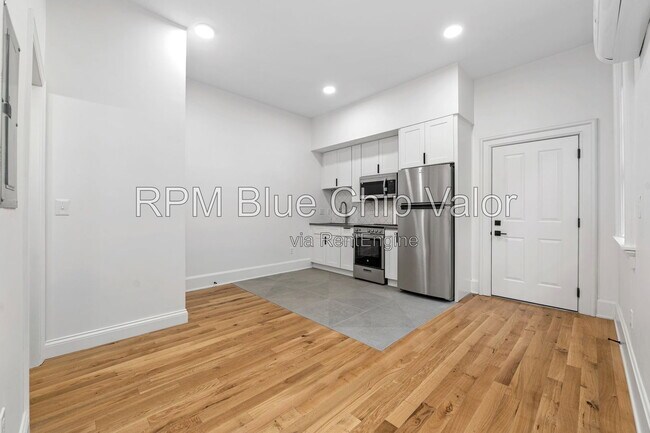 Foto del edificio - 1121 Dayton St