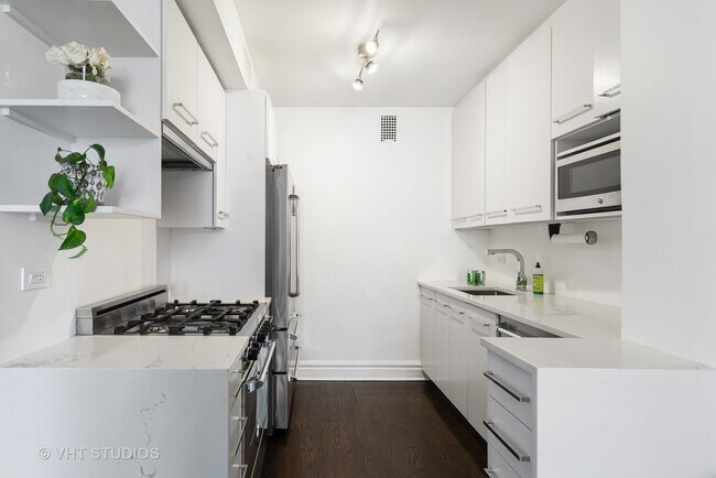 Foto del edificio - 1255 N State Pkwy