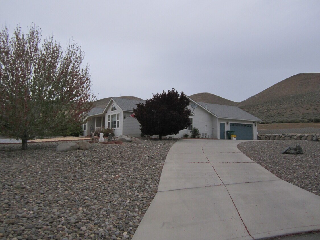 Primary Photo - Custom Home With Gorgeous Views!