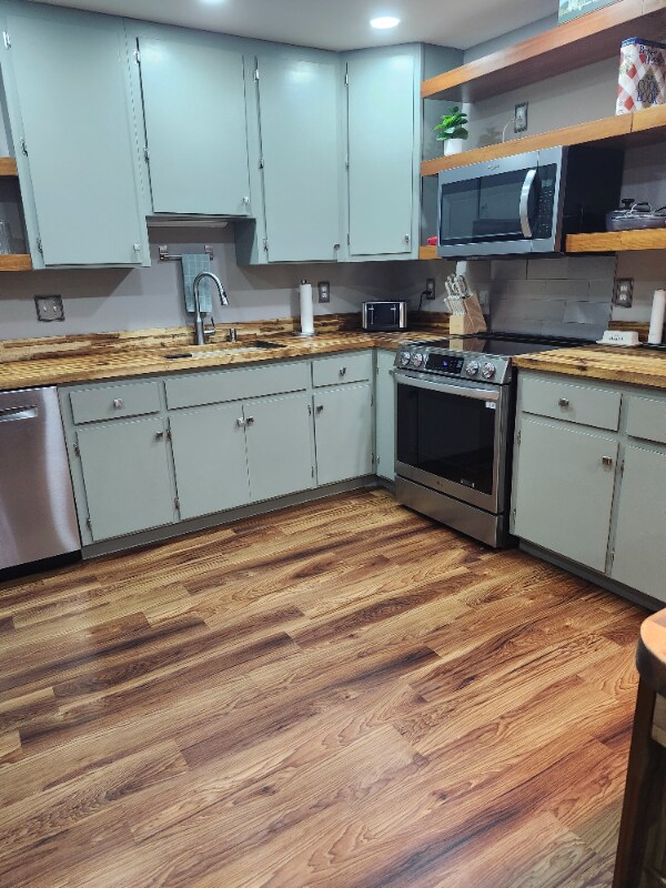 Foto del edificio - 762 Flinn Dr