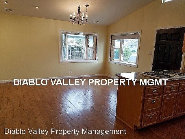 Foto del edificio - 958 El Rancho Dr