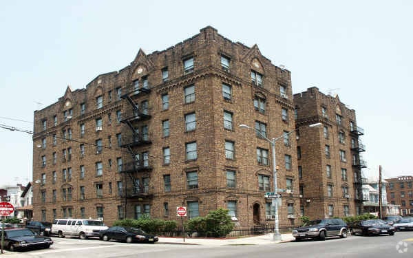 Building Photo - 3111 Glenwood Rd
