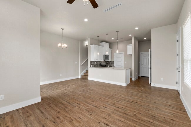 Building Photo - 115 Ave Ventana