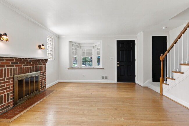 Building Photo - 8335 Wyton Rd