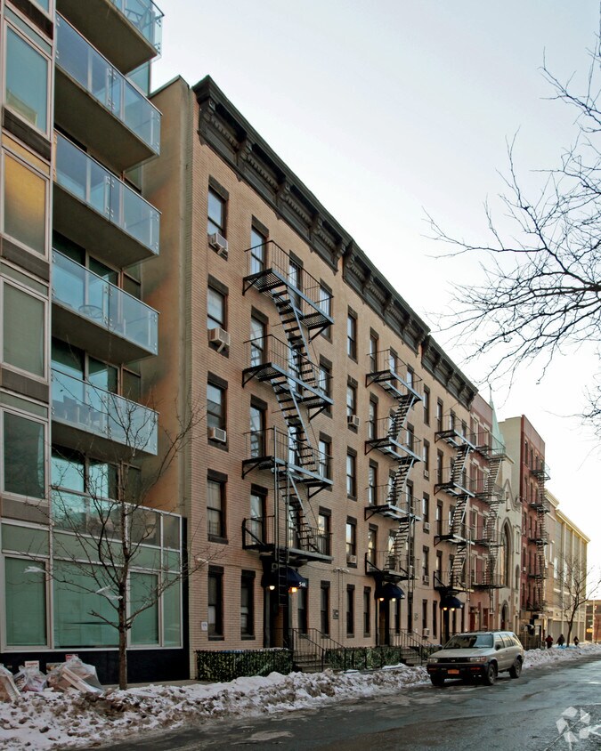 Building Photo - 544-548 W 50th St