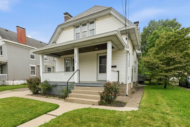 Building Photo - CHEVIOT: Charming 4 bed 2.5 bath 1 car detached garage