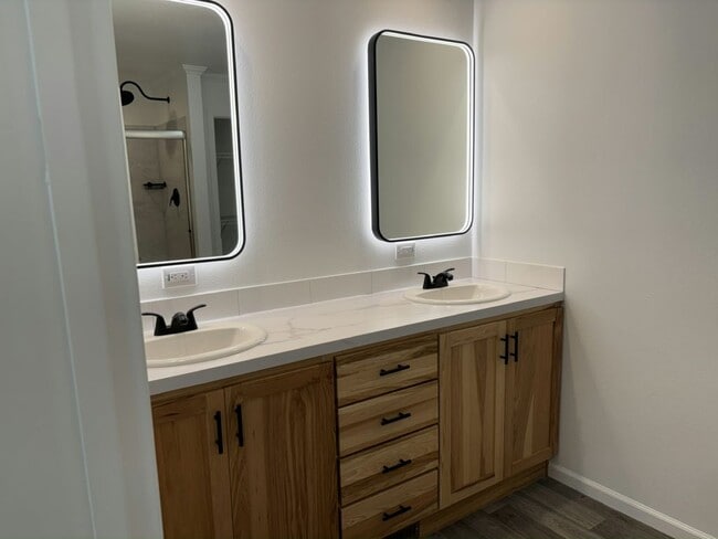 Building Photo - 498 Cimarron