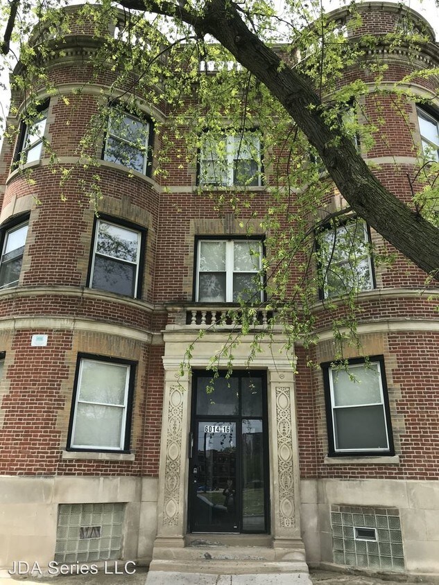 Foto principal - 6014 S Calumet Ave