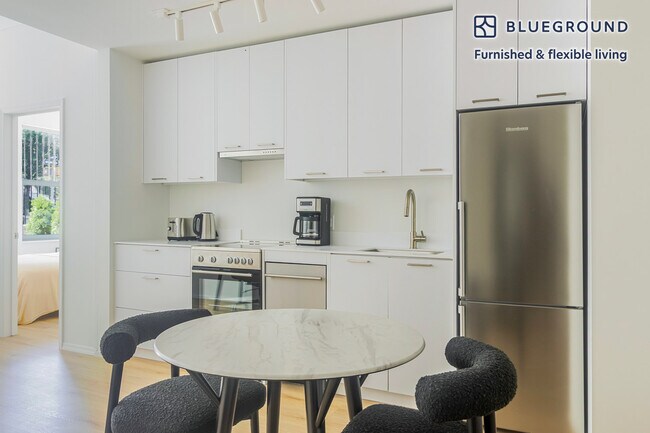 Foto del edificio - 955 Sterling Pl