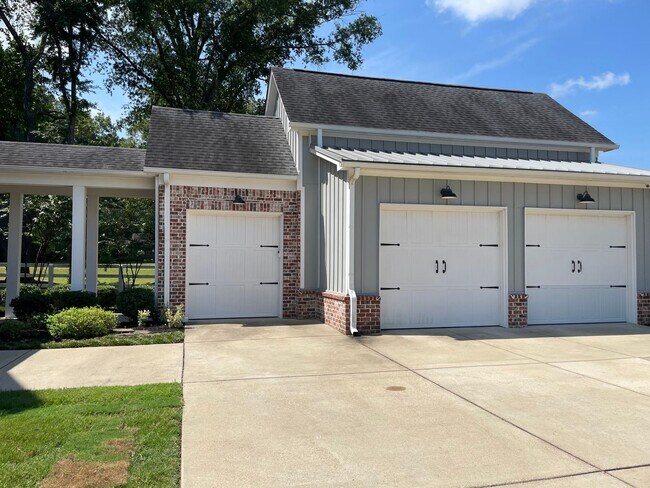 Building Photo - Lease this Absolutely Stunning Home Today ...