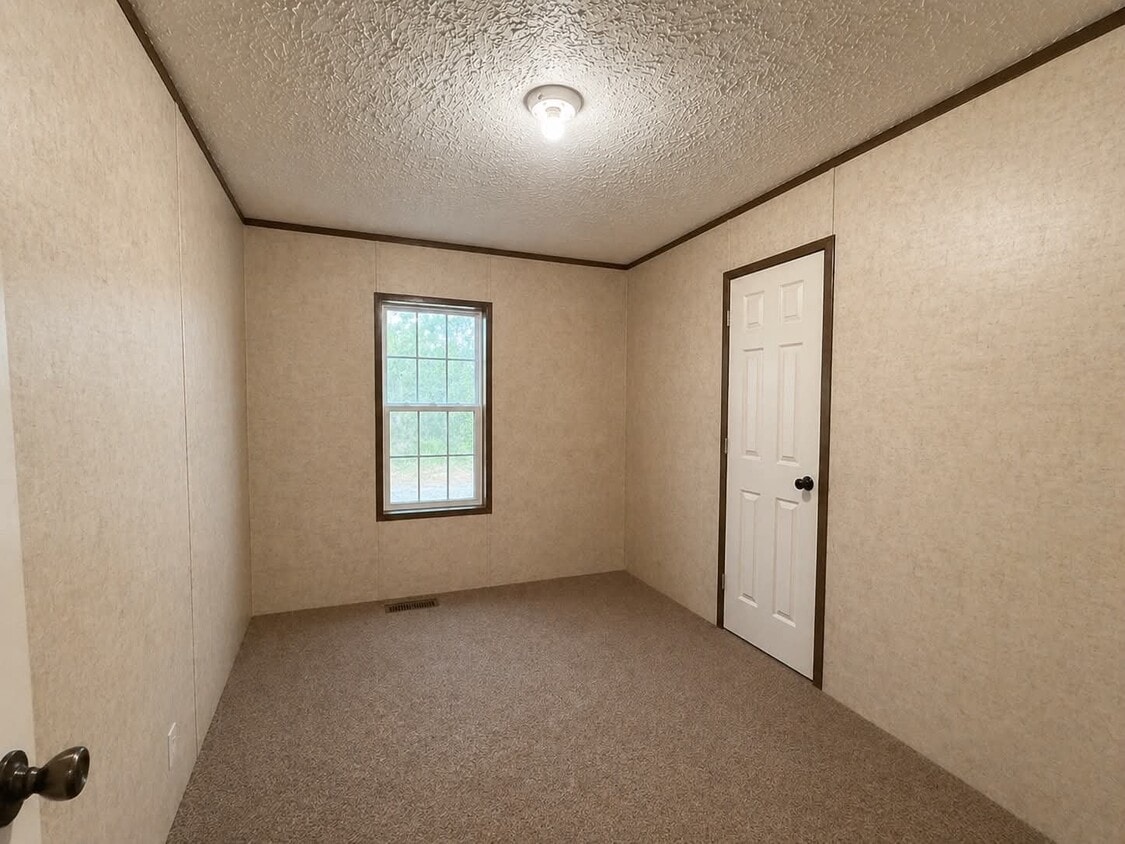 Building Photo - 1236 N Oaklane Rd