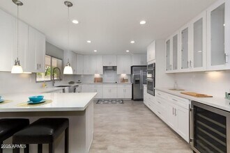 Building Photo - 4614 S Kachina Dr